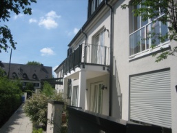 Eingangsbereich Vordergebäude Eingangsbereich Vordergebäude